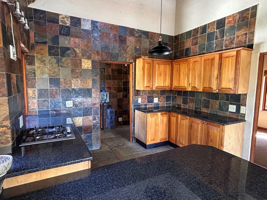 4 Bedroom Property for Sale in Boschenvaal River Front Lodges Free State